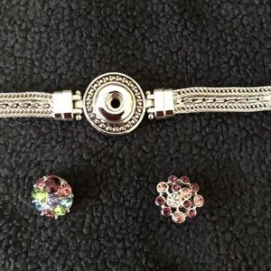 Magnolia and Vine Majestic Bracelet with Snaps